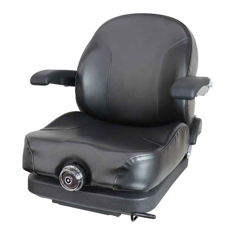 舒适的通用贴合骑乘式割草机座椅，配有耐用的保护套